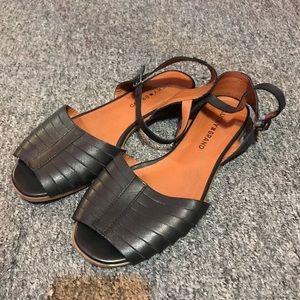 Lucky brand sandals.